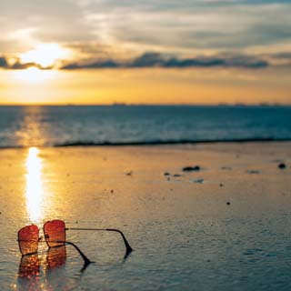 Reminisce Beachin' Sunglasses Sunset